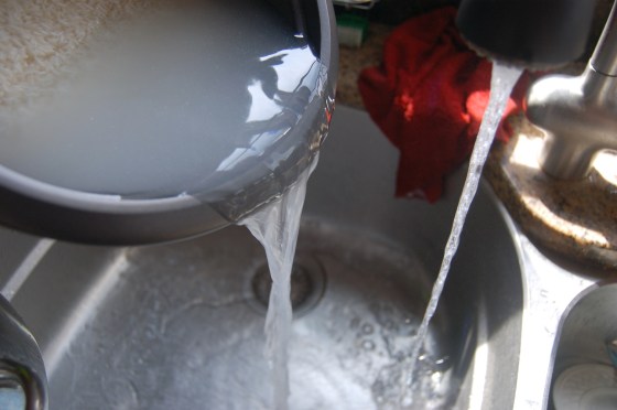 Rinsing Rice 1